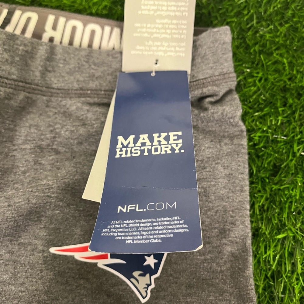 Under Armour NFL New England Patriots Women's HeatGear Ankle Leggings SZ. S - Picture 5 of 15